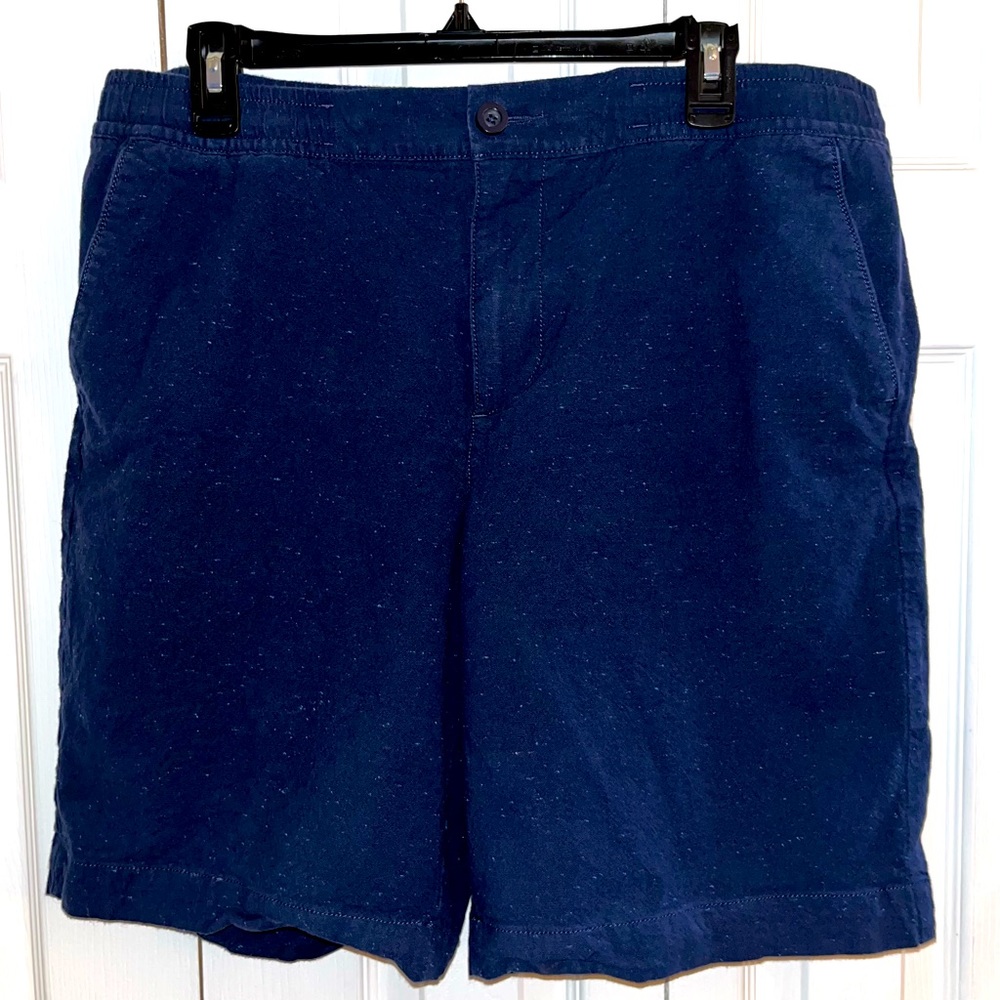 Apt.9 mens button and drawstring shorts. Size 36